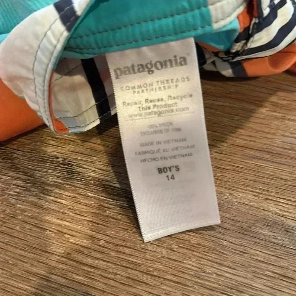 Patagonia Boys Size 14 Wavefarer Striped Cargo Board Shorts